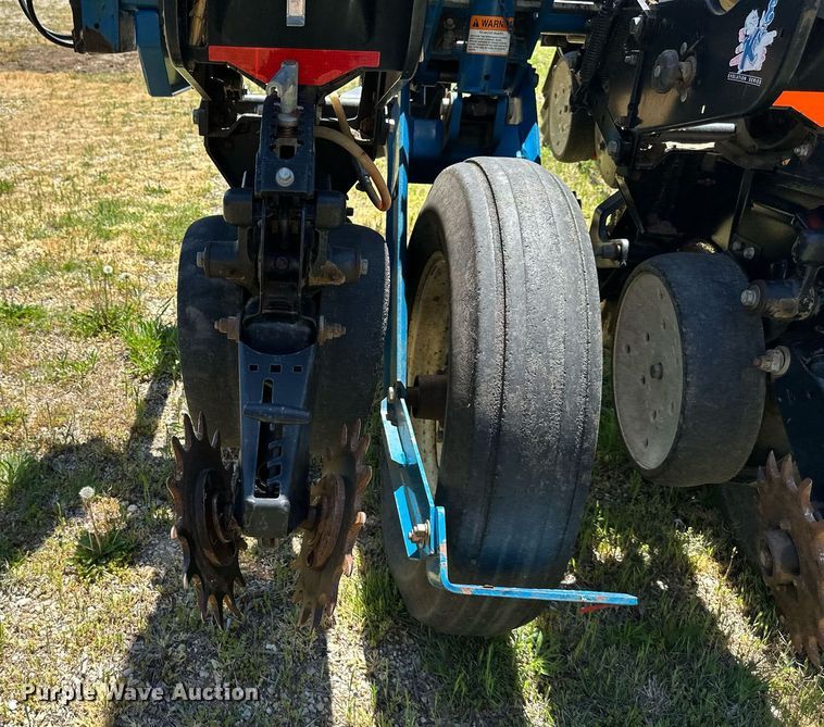 image for item DO4940 Kinze 3000  split row no-till planter