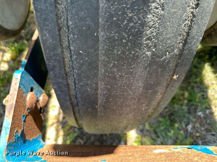 image for item DO4940 Kinze 3000  split row no-till planter