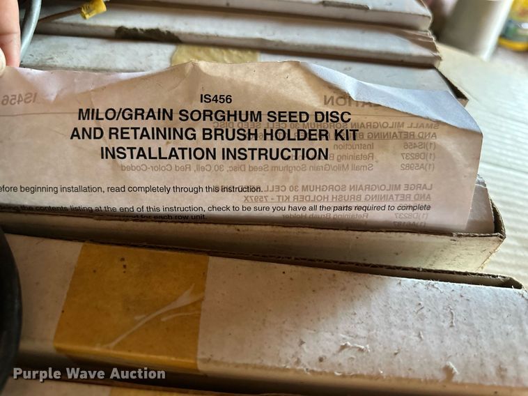 image for item DO4940 Kinze 3000  split row no-till planter