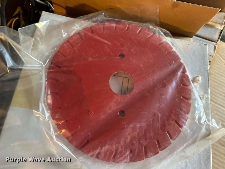 image for item DO4940 Kinze 3000  split row no-till planter