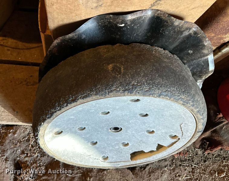 image for item DO4940 Kinze 3000  split row no-till planter