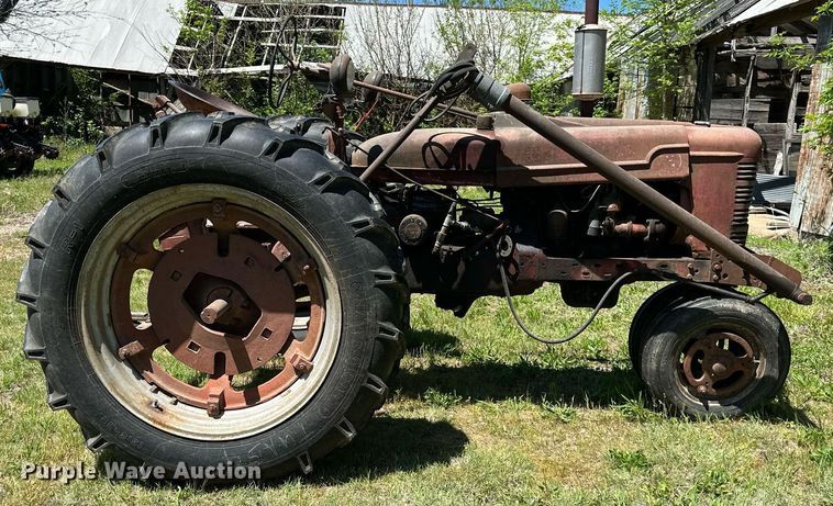 image for item DO4941 Farmall H  tractor
