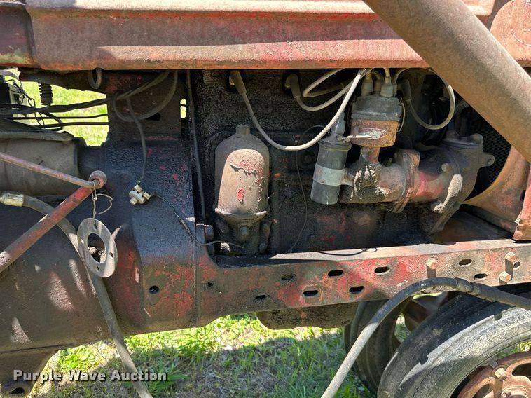 image for item DO4941 Farmall H  tractor
