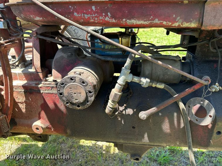 image for item DO4941 Farmall H  tractor