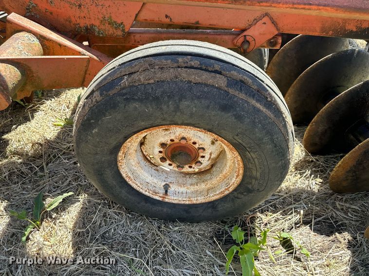image for item DO4942 Allis Chalmers 2500D  tandem disk