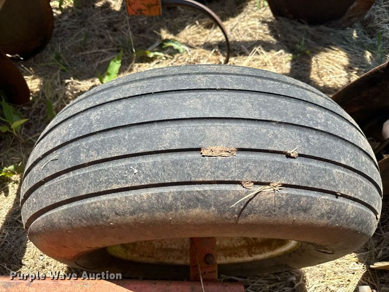 image for item DO4942 Allis Chalmers 2500D  tandem disk