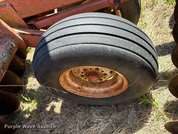image for item DO4942 Allis Chalmers 2500D  tandem disk