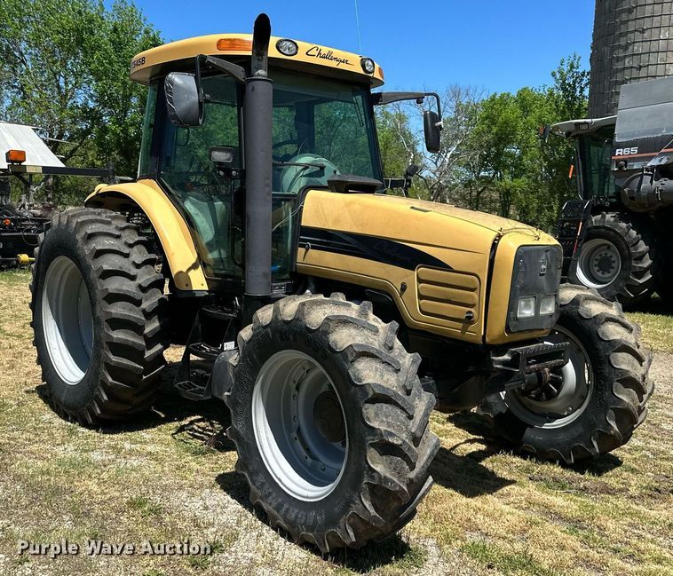 image for item DO4943 2004 Challenger MT545B  MFWD tractor