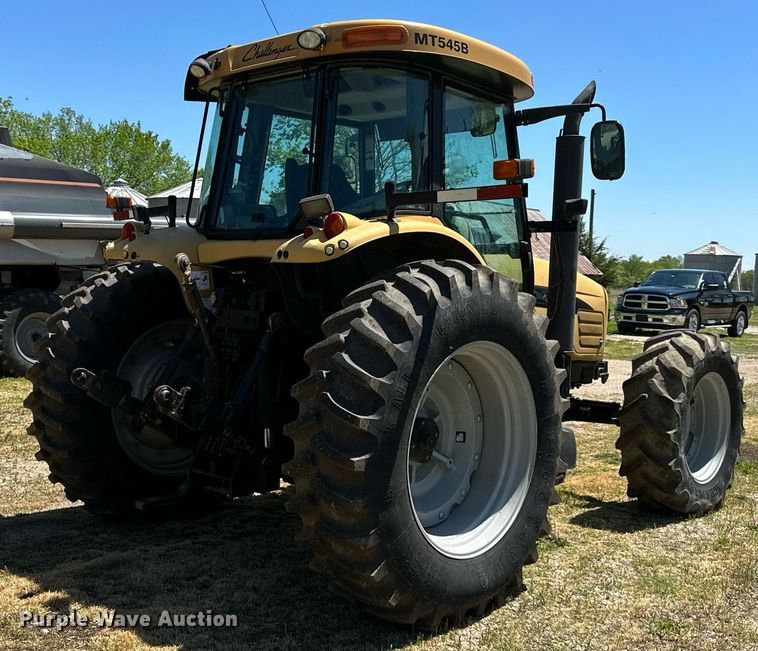 image for item DO4943 2004 Challenger MT545B  MFWD tractor