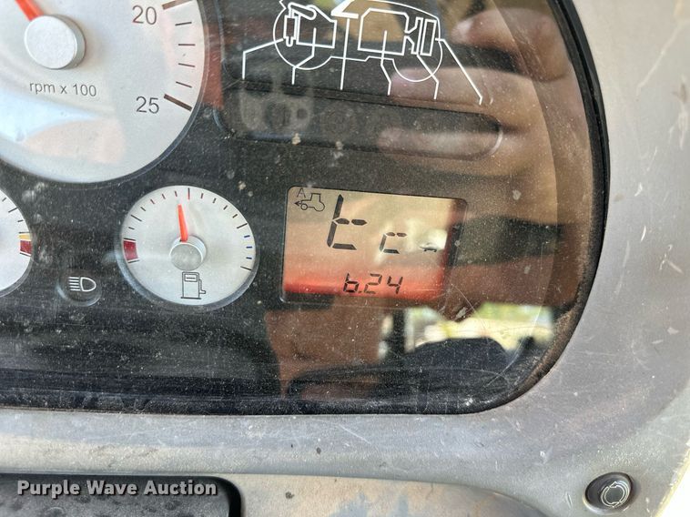 image for item DO4943 2004 Challenger MT545B  MFWD tractor