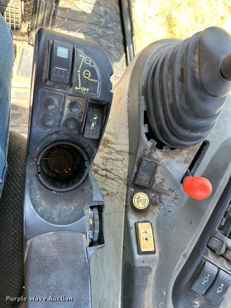 image for item DO4943 2004 Challenger MT545B  MFWD tractor