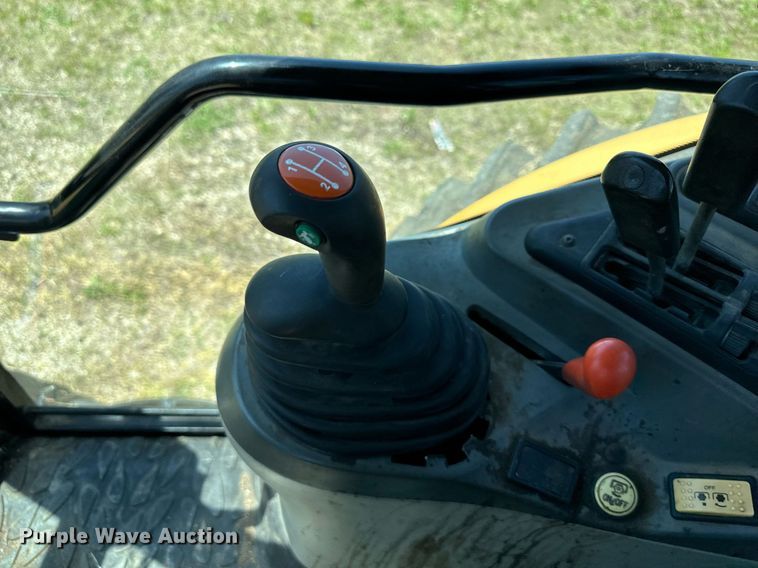 image for item DO4943 2004 Challenger MT545B  MFWD tractor