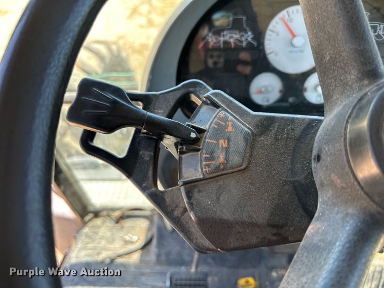 image for item DO4943 2004 Challenger MT545B  MFWD tractor