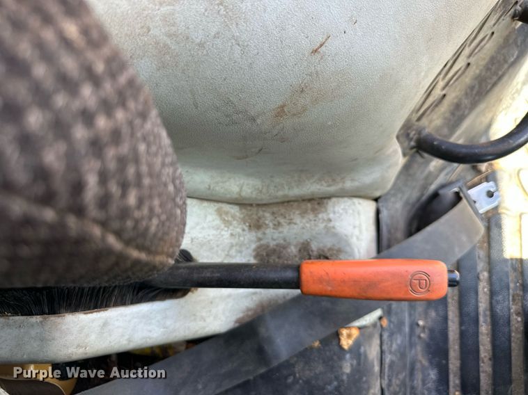 image for item DO4943 2004 Challenger MT545B  MFWD tractor