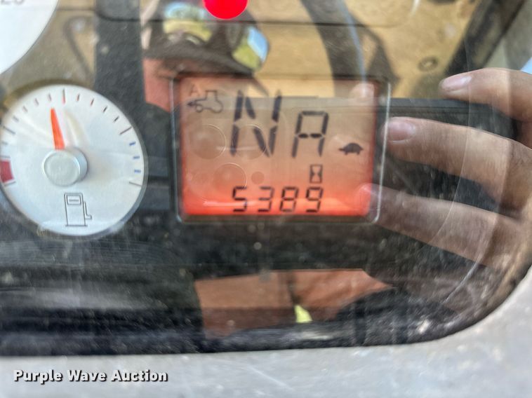 image for item DO4943 2004 Challenger MT545B  MFWD tractor