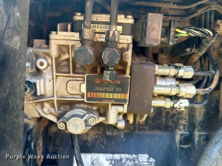 image for item DO4943 2004 Challenger MT545B  MFWD tractor