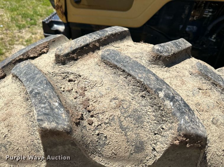 image for item DO4943 2004 Challenger MT545B  MFWD tractor