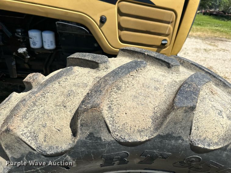 image for item DO4943 2004 Challenger MT545B  MFWD tractor