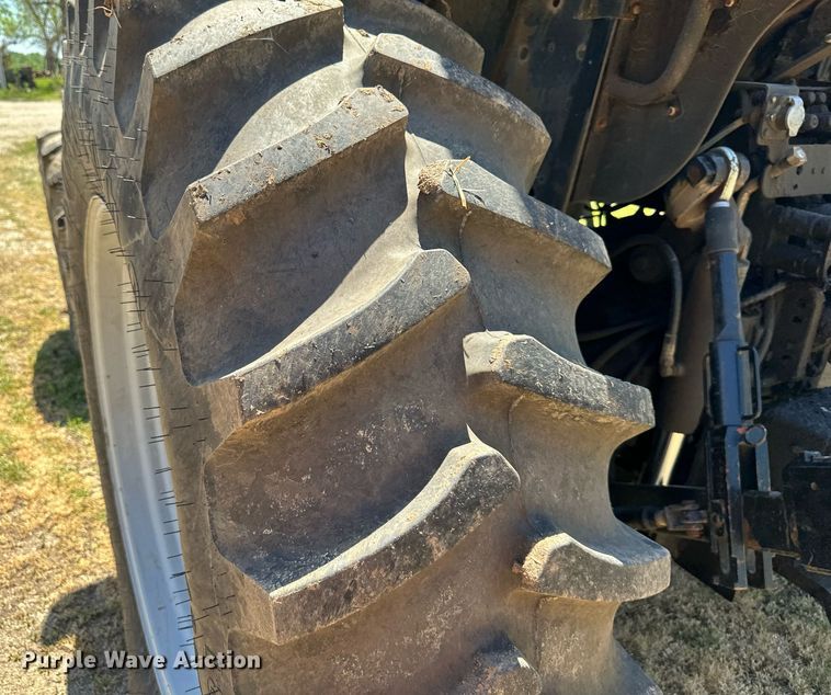 image for item DO4943 2004 Challenger MT545B  MFWD tractor