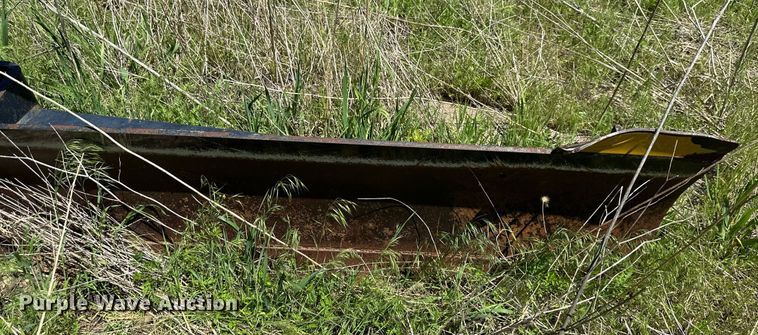 image for item DO4944 Rhino R950  blade