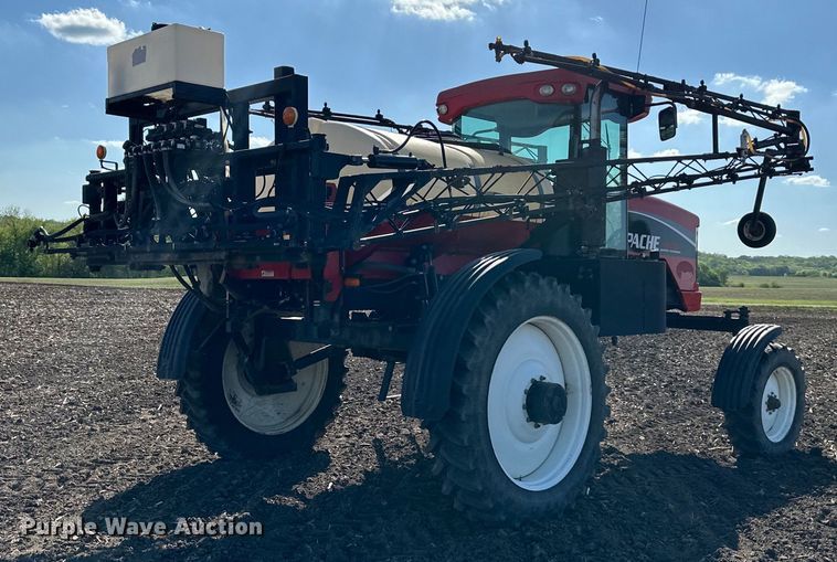 image for item DO4947 2006 Apache AS710  sprayer