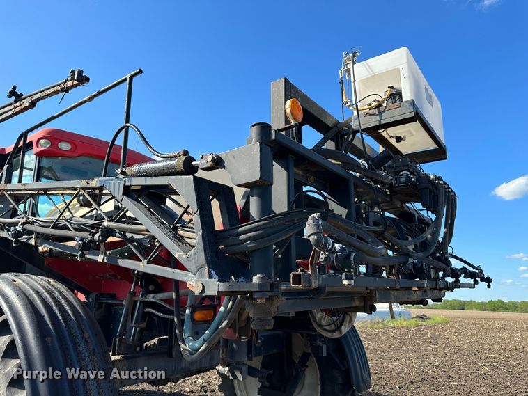 image for item DO4947 2006 Apache AS710  sprayer