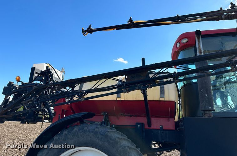 image for item DO4947 2006 Apache AS710  sprayer