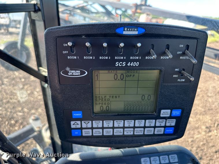 image for item DO4947 2006 Apache AS710  sprayer