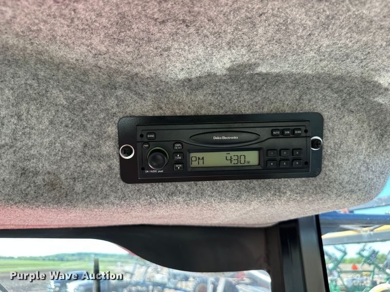 image for item DO4947 2006 Apache AS710  sprayer