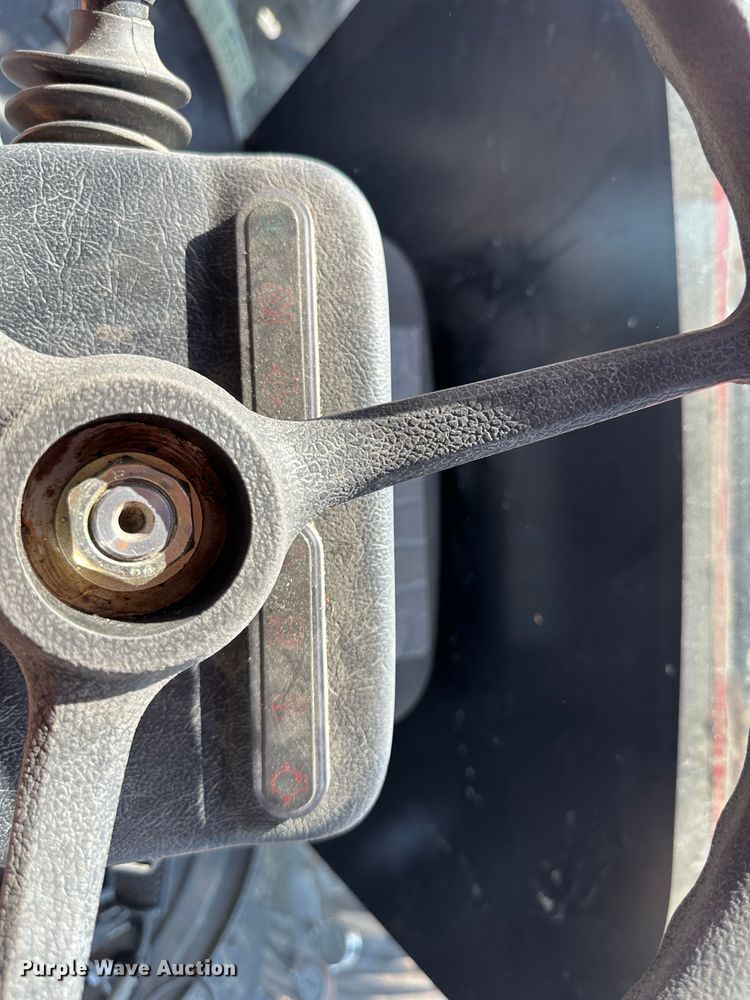 image for item DO4947 2006 Apache AS710  sprayer