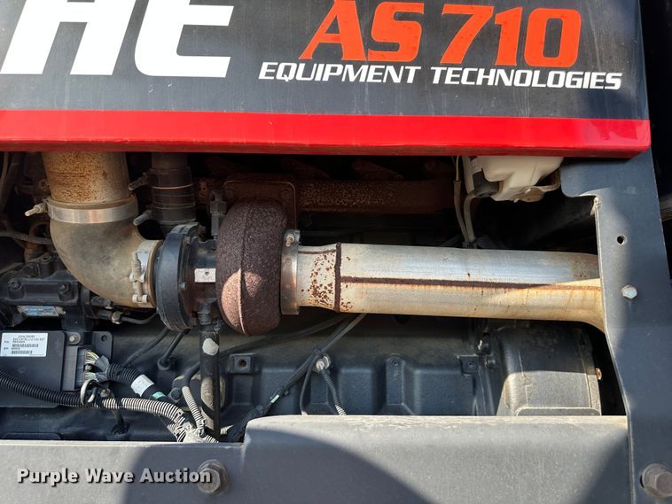 image for item DO4947 2006 Apache AS710  sprayer