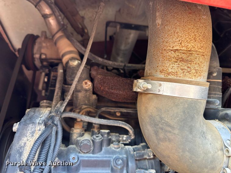 image for item DO4947 2006 Apache AS710  sprayer