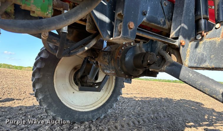 image for item DO4947 2006 Apache AS710  sprayer