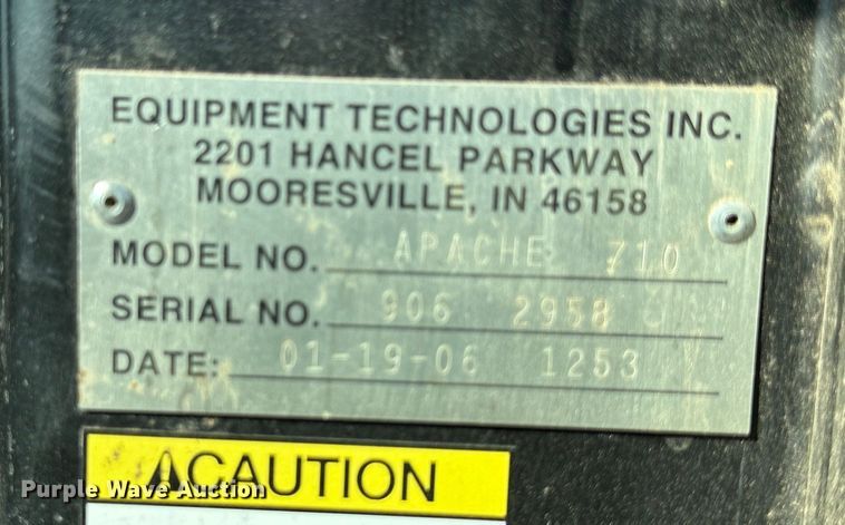 image for item DO4947 2006 Apache AS710  sprayer