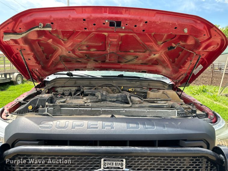 image for item DO5007 2011 Ford F350 Super Duty  SuperCab bale bed pickup truck