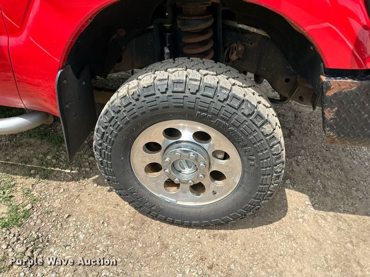 image for item DO5007 2011 Ford F350 Super Duty  SuperCab bale bed pickup truck