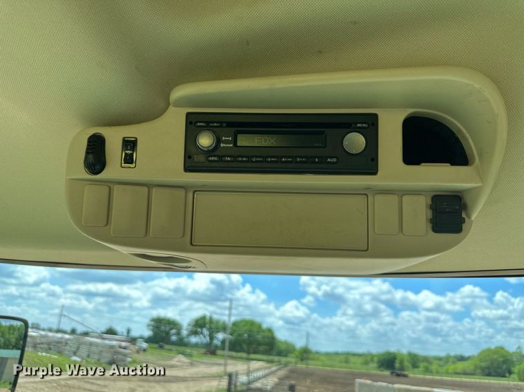 image for item DO5011 2017 John Deere 6175R  MFWD tractor