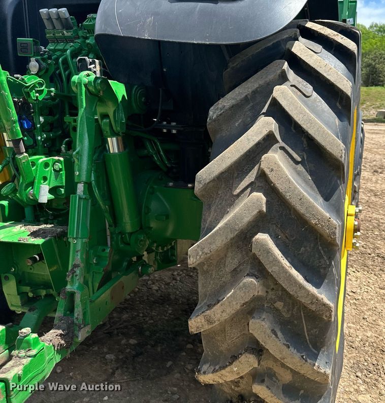 image for item DO5011 2017 John Deere 6175R  MFWD tractor