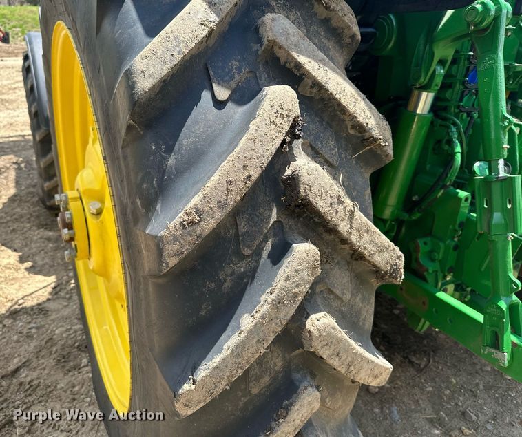 image for item DO5011 2017 John Deere 6175R  MFWD tractor
