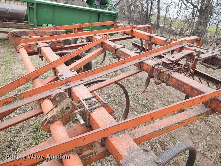 image for item DQ0382 Chisel