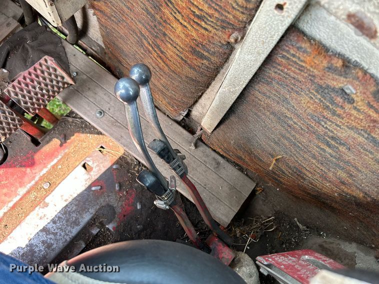 image for item DR4621 1964 International 806  tractor