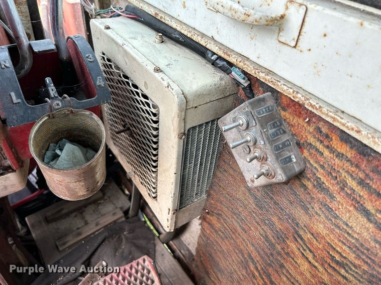 image for item DR4621 1964 International 806  tractor