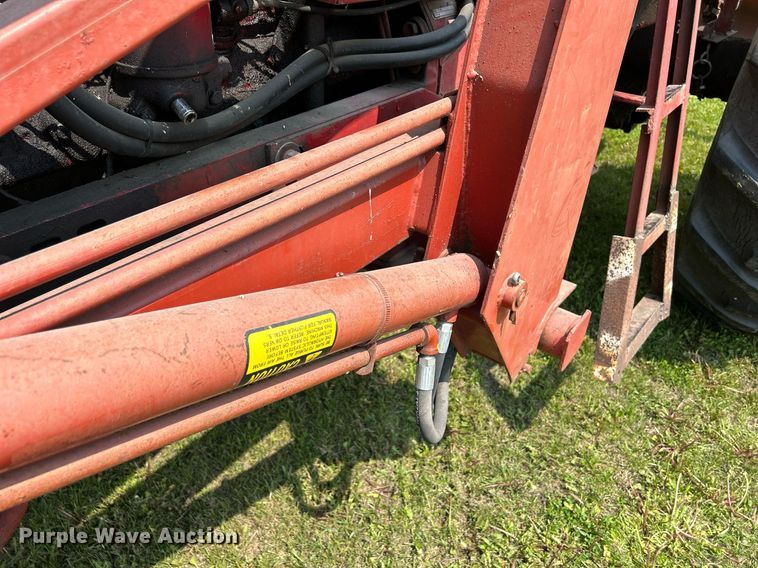 image for item DR4621 1964 International 806  tractor