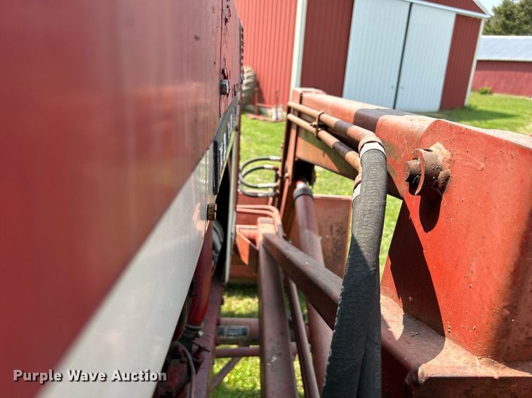 image for item DR4621 1964 International 806  tractor