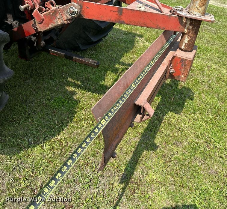 image for item DR4621 1964 International 806  tractor