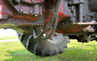 image for item DR4621 1964 International 806  tractor