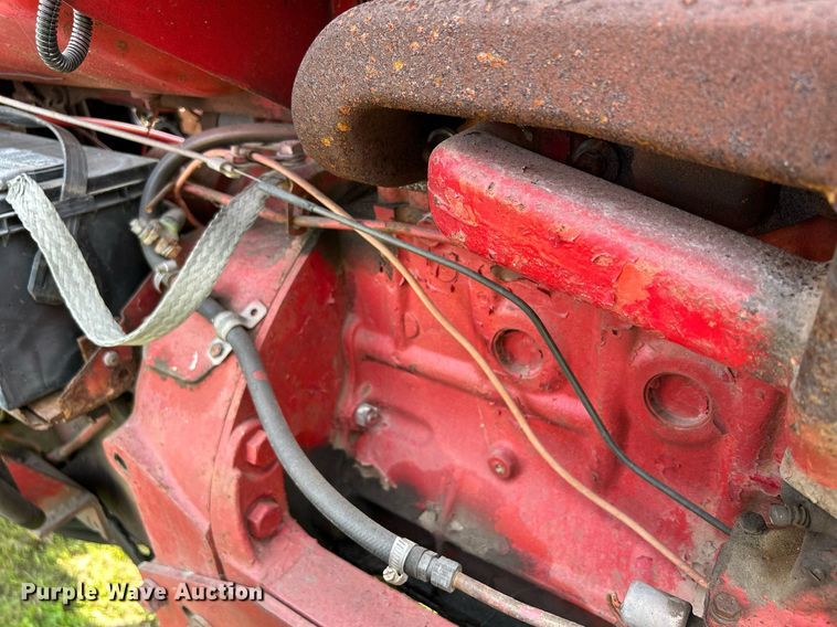 image for item DR4621 1964 International 806  tractor