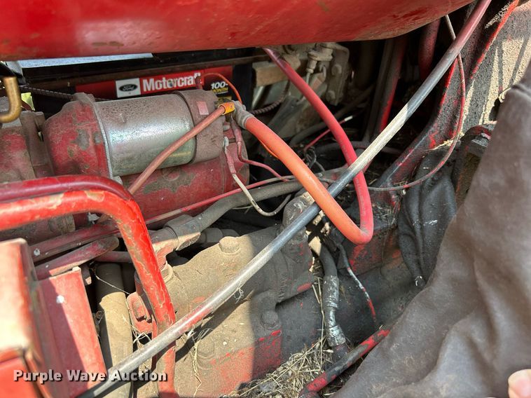 image for item DR4621 1964 International 806  tractor