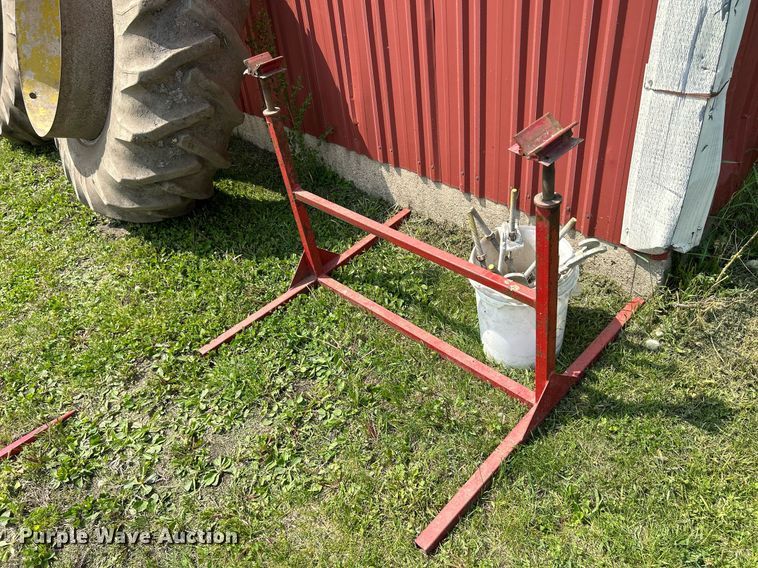 image for item DR4621 1964 International 806  tractor