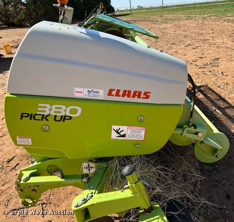 image for item DR5712 2014 Claas 380  pickup head
